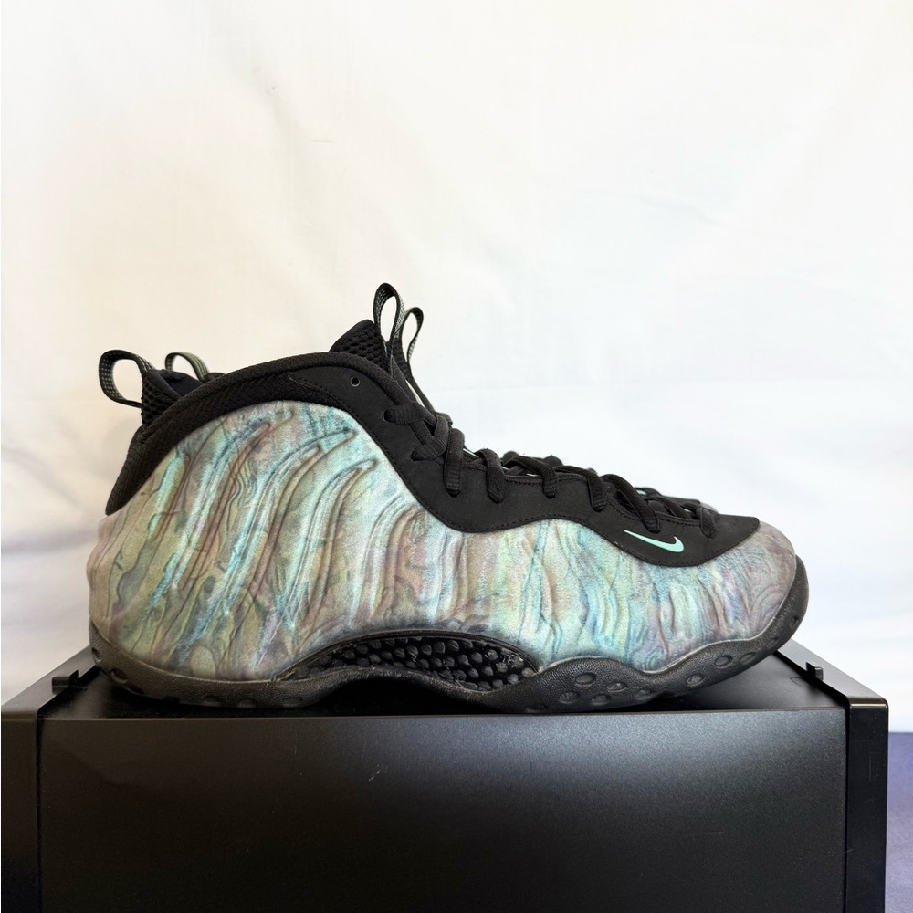 AUTHENTIC Nike Air Foamposite One Abalone size 11.5 575420-009 2018 PRE-OWNED